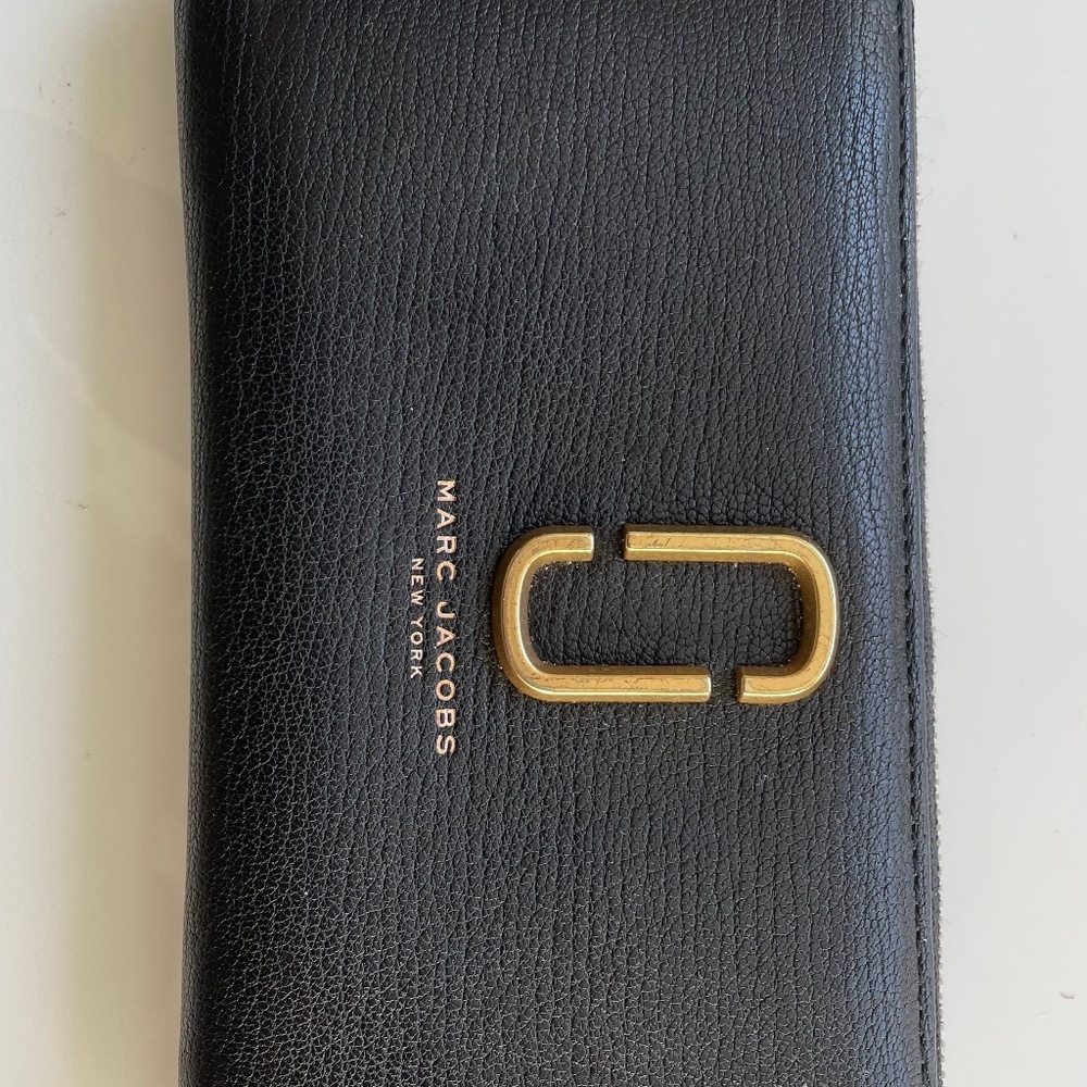 Marc Jacobs Continental Wallet